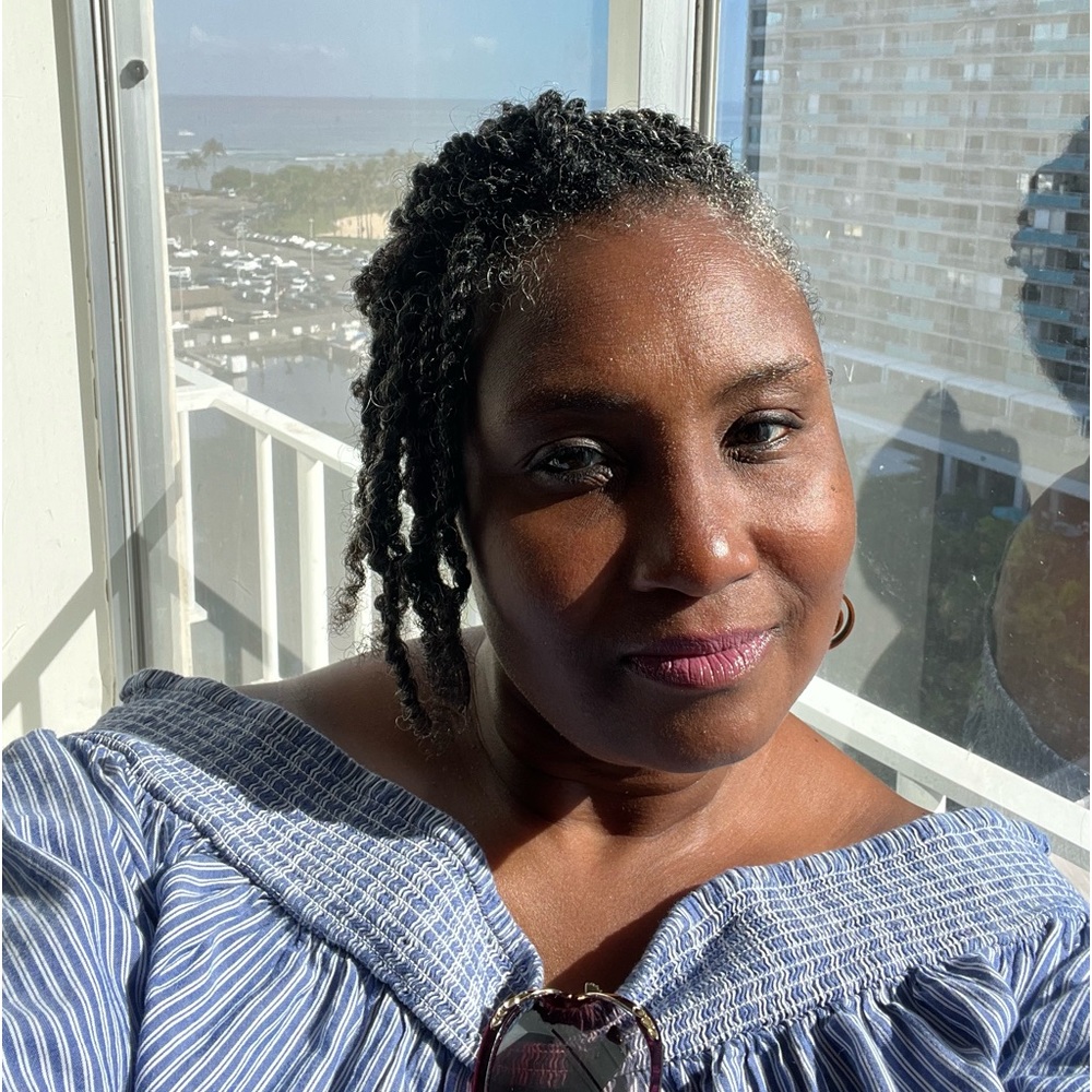 Meet your Posher, Yvette